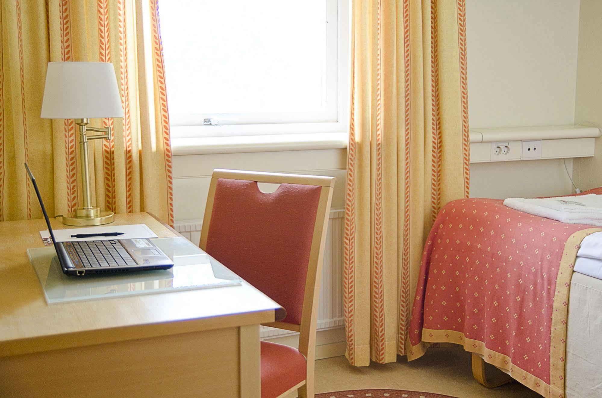 Sunderby Folkhoegskola Hotell & Konferens ลูเลโอ ภายนอก รูปภาพ